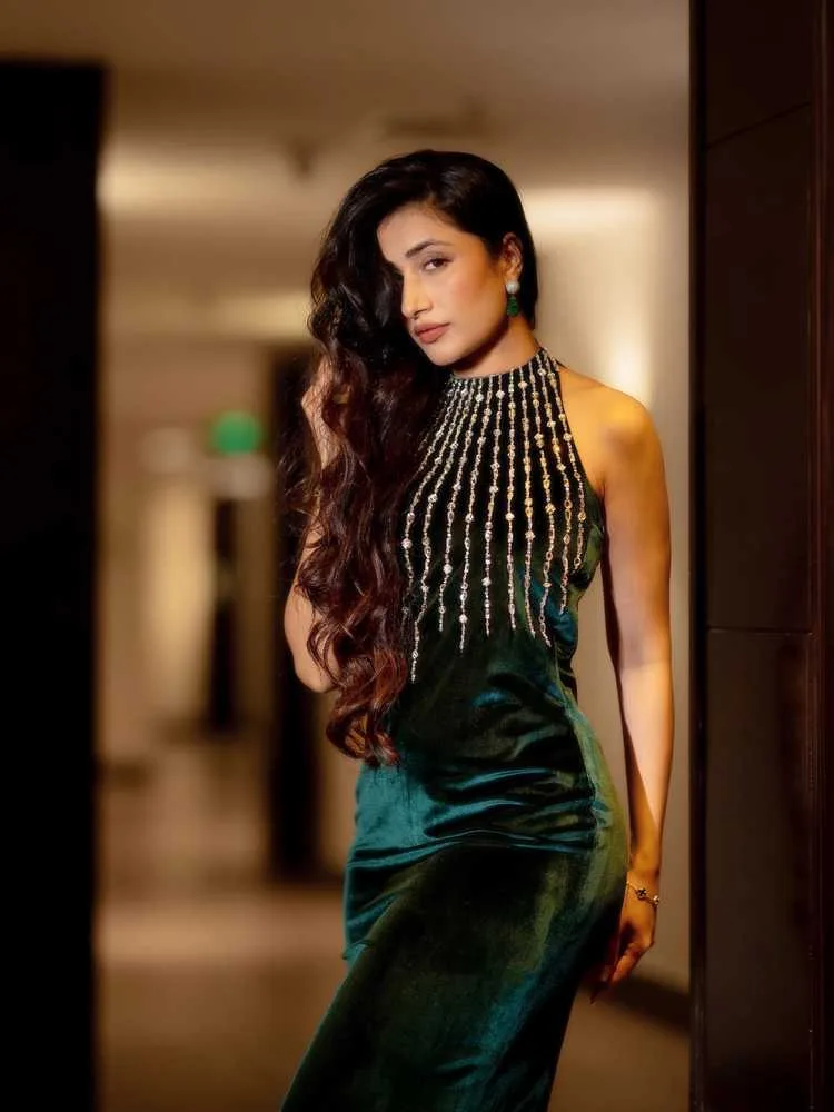 Dhanashree Verma Latest Photos 2025: Dance Sensation’s Journey from Dentist to Social Media Star