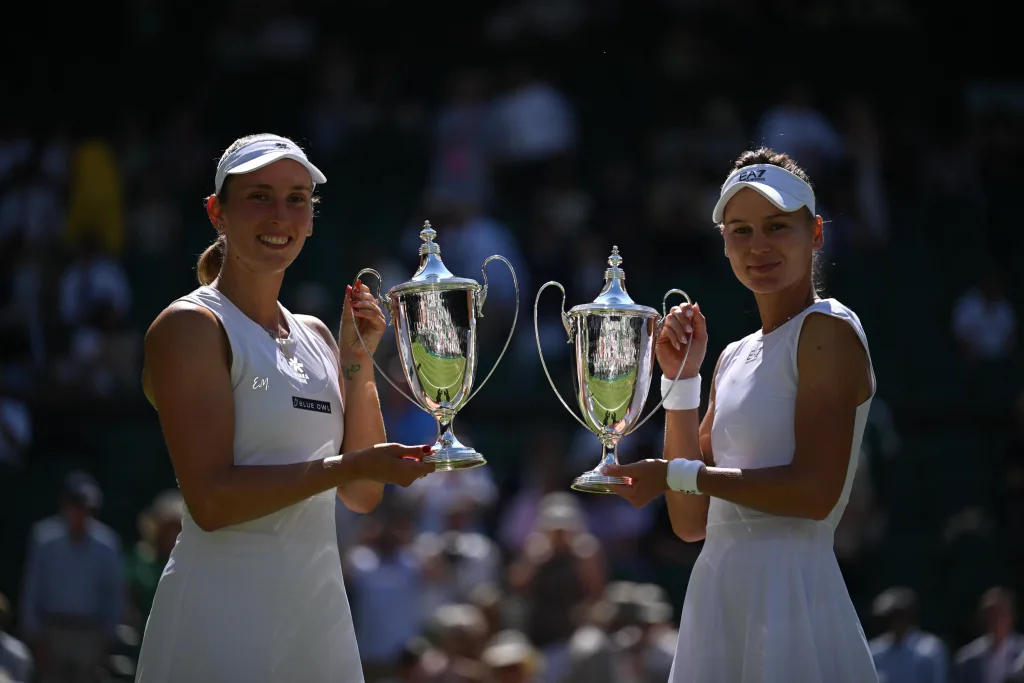 2025 ladies' doubles champions, veronika kudermetova and elise mertens