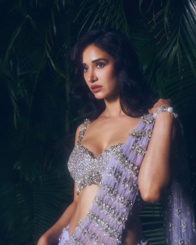 Hot Actress Disha Patani Photo