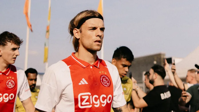 2024-07-18 Ajax - Al Wasl Borna Sosa