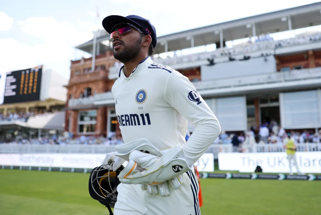 Rishabh Pant's Fearless Promise to Ravi Shastri: "Even With A Broken Finger, I'd Still Play" - Wicketkeeper's Courage Defines England vs India 4th Test 3 Dhruv jurel