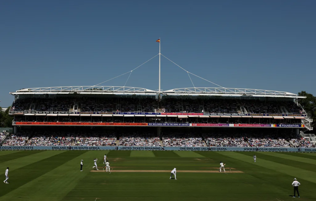 Why Do Test Cricketers Wear White? 