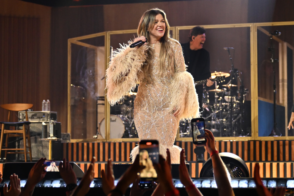 Kelly clarkson