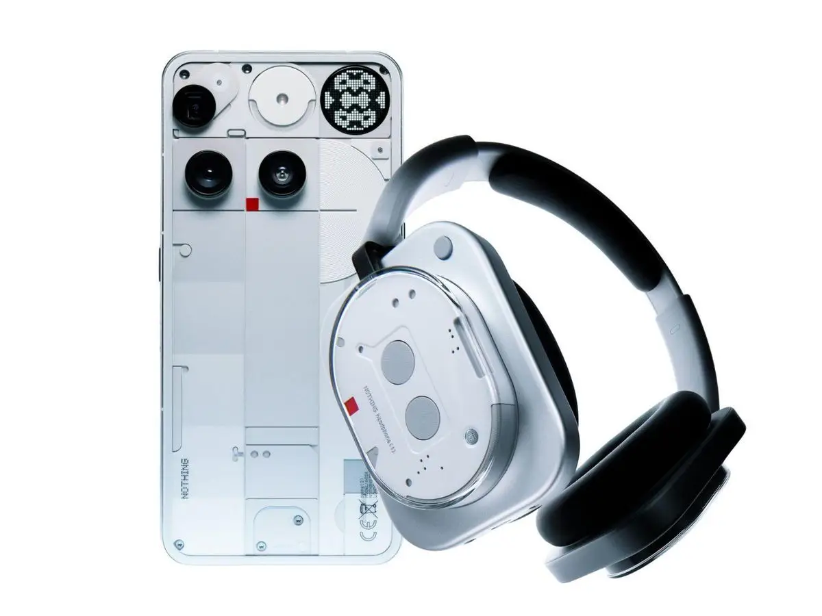 Nothing phone 3 and headphone 1