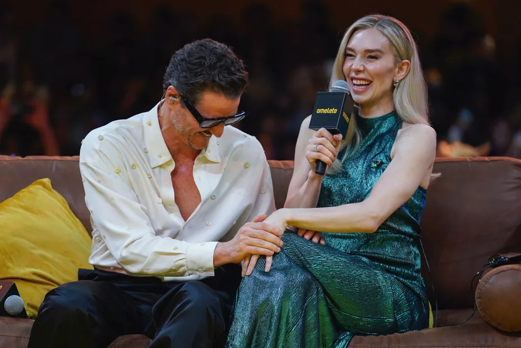 Pedro Pascal Anxiety Support: The Truth Behind His Viral Comic-Con Moment With Vanessa Kirby 1 Pedro pascal and vanessa kirby