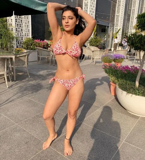 Shiny dixit bikini pose