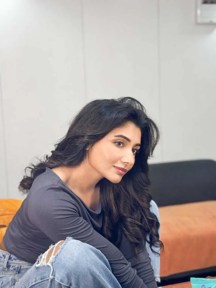 Mirnaa Menon: From Regional Cinema to Rajinikanth's Jailer - A Rising Star's Journey 1 Mirnaa Menon