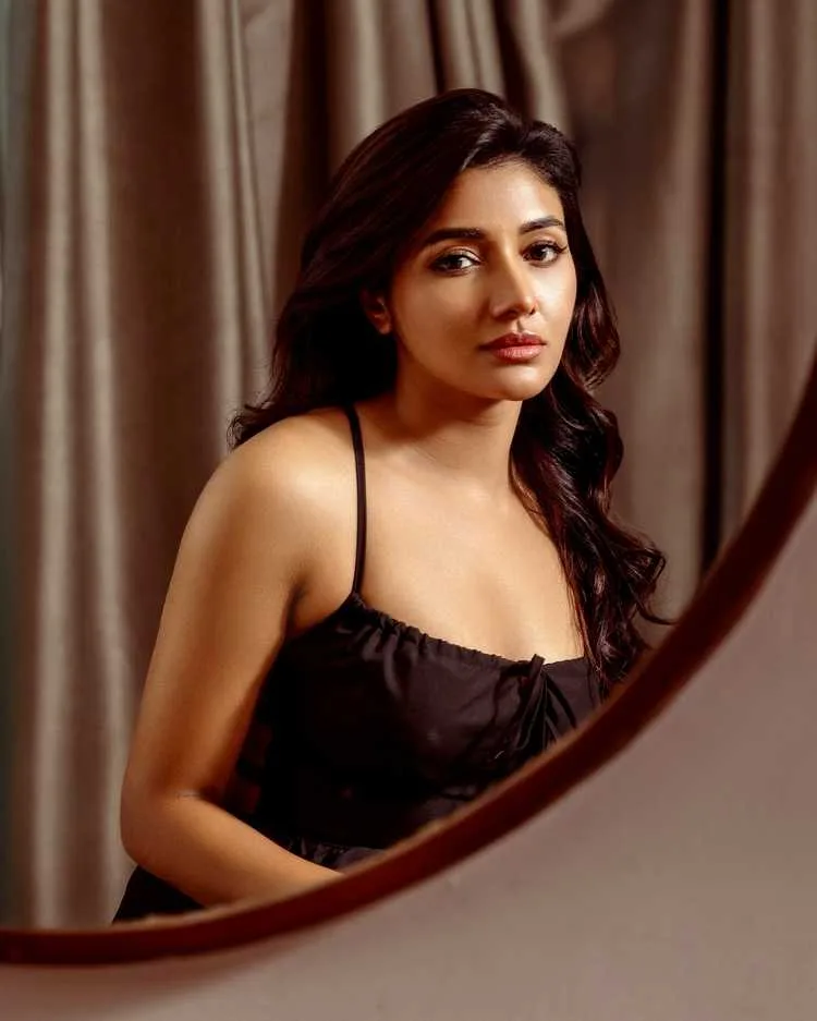Mirnaa Menon: From Regional Cinema to Rajinikanth's Jailer - A Rising Star's Journey 6 Image