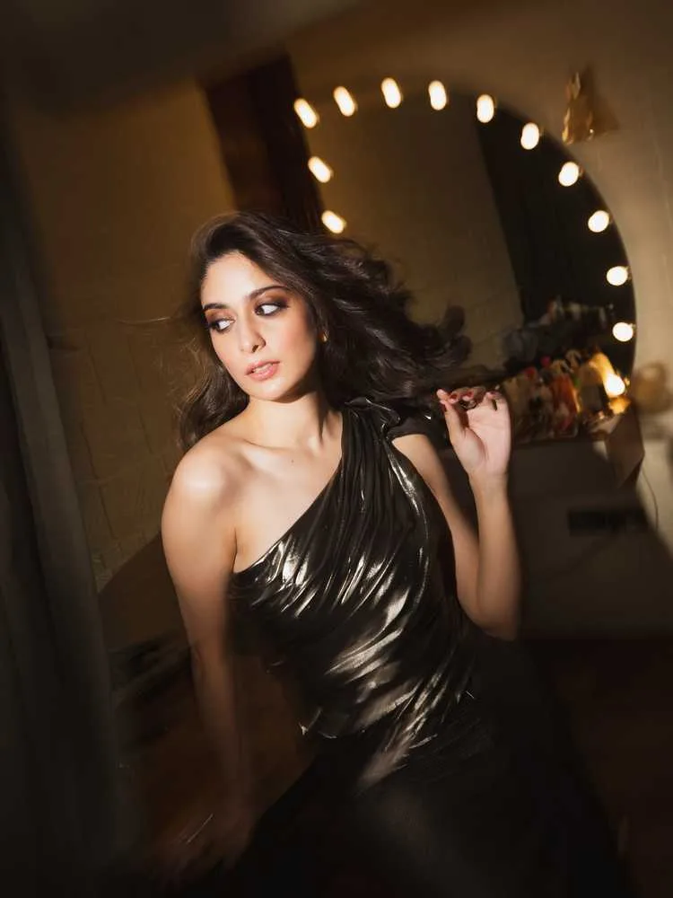 Tanya Maniktala: From Delhi Student to Bollywood Rising Star - Complete 2025 Guide 5 Image