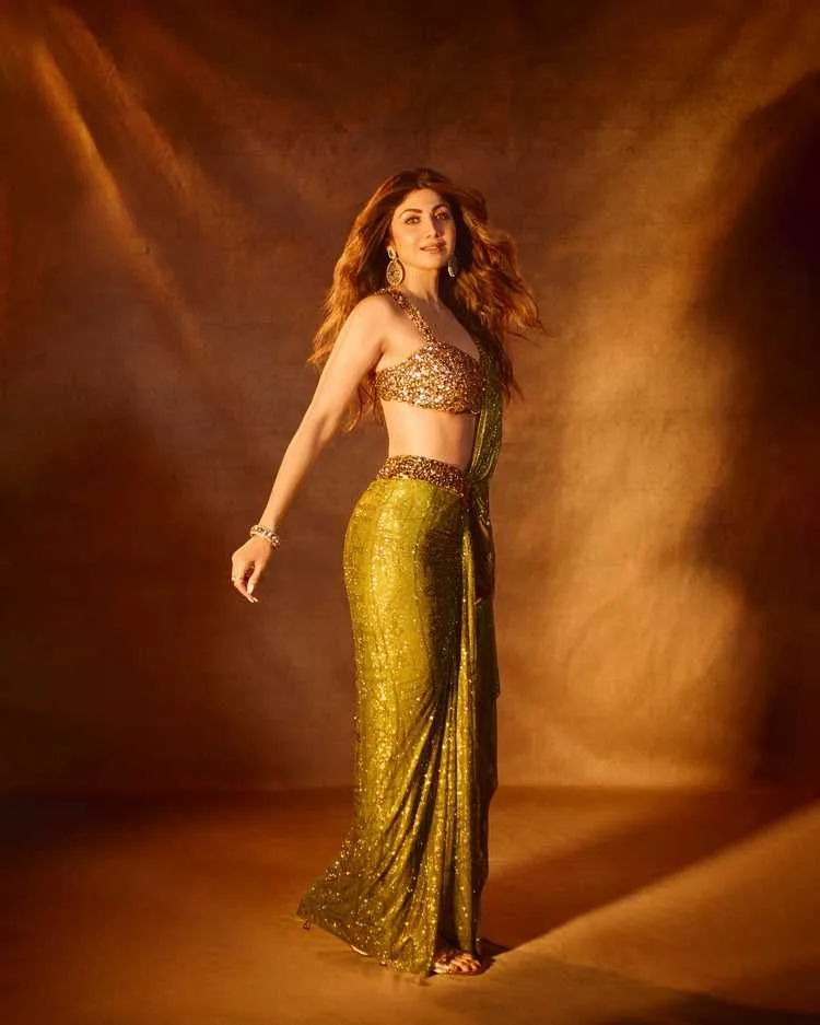 Shilpa Shetty at 50: Timeless Beauty Redefining Wellness in 2025 2 Image