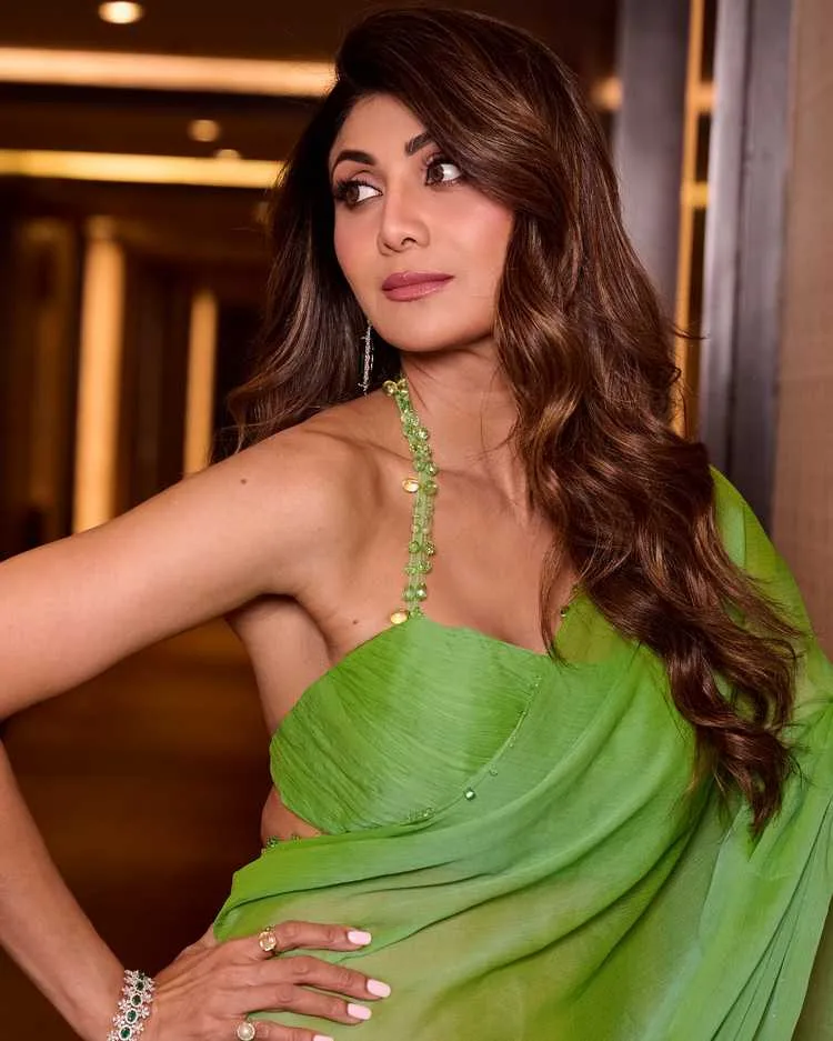 Shilpa Shetty at 50: Timeless Beauty Redefining Wellness in 2025 5 Image