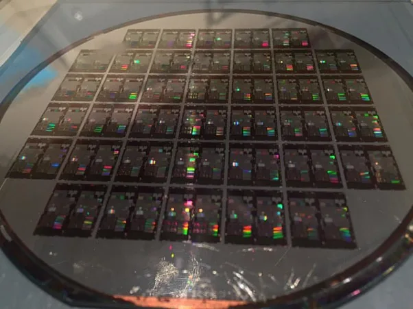 Scientists Crack the Code: Quantum Dot Lasers Now Work Seamlessly on Silicon Chips