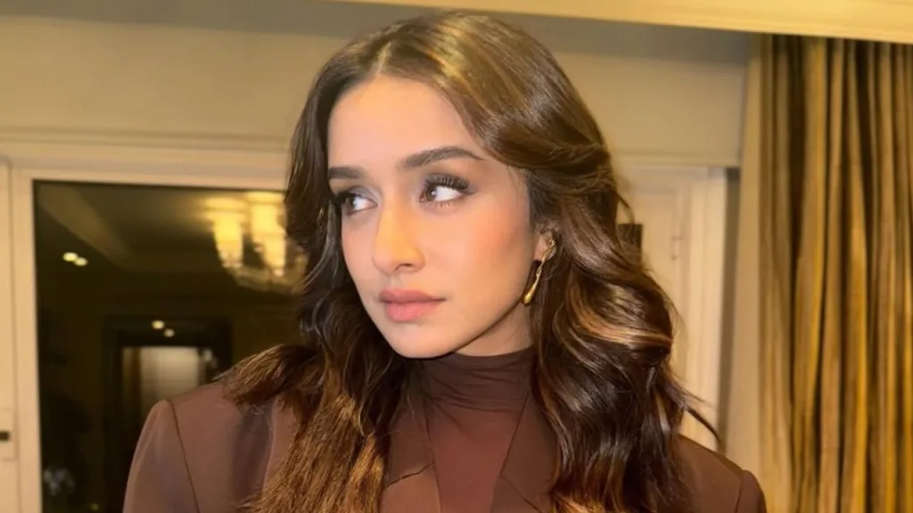 Shraddha Kapoor's Beauty Secrets: The Simple 3-Step Formula for Glowing Skin That Actually Works 2 Image