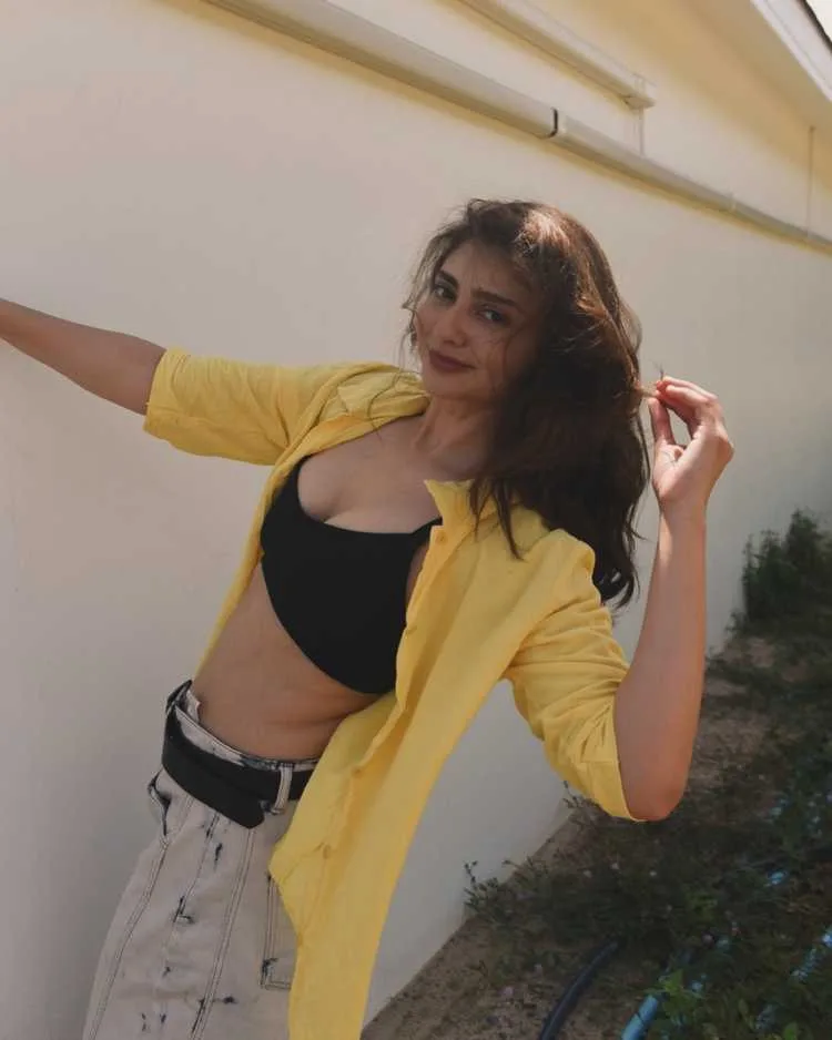 Nazia Davison Shines in "Dilruba": Rising Star's Journey to Telugu Cinema Success 4 Image