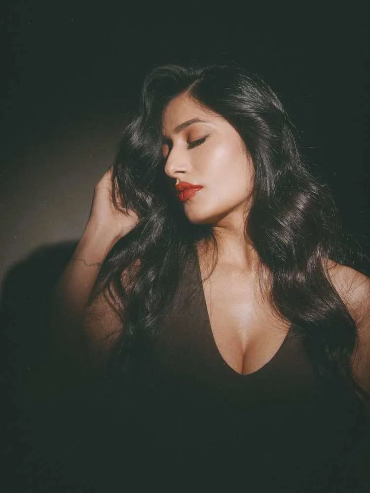 Dhanashree Verma: From Dentist to Dance Diva - The Multi-Talented Star's Journey in 2025 1 Dhanashree Verma