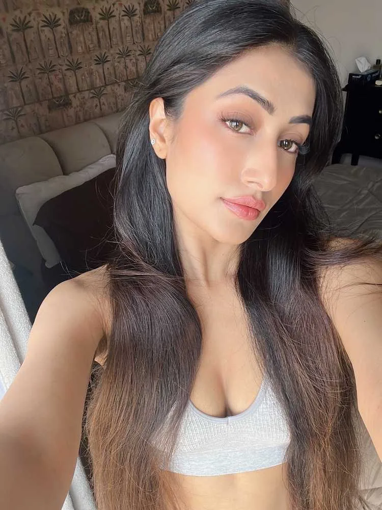 Dhanashree Verma: From Dentist to Dance Diva - The Multi-Talented Star's Journey in 2025 5 Image