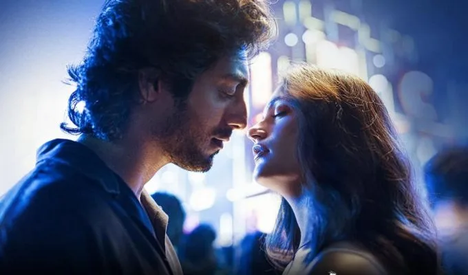 YRF to Launch Saiyaara Trailer on July 8: Mohit Suri's Musical Love Story Set to Revive Romance Genre 2 Image