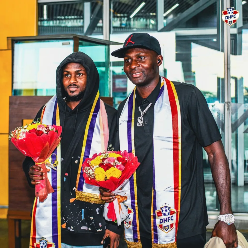 Bright enobakhare arrives in kolkata airport