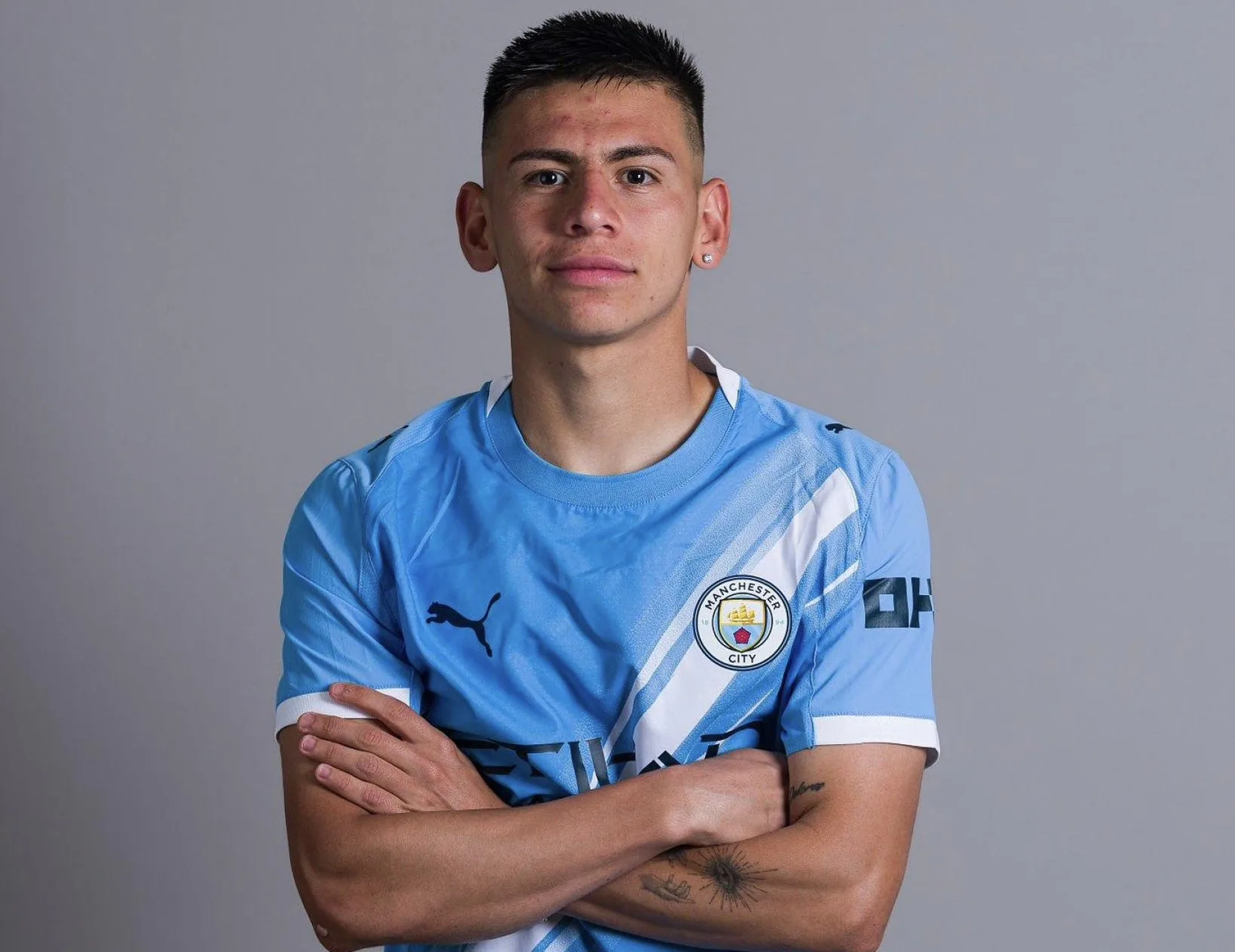 Claudio echeverri join leverkusen