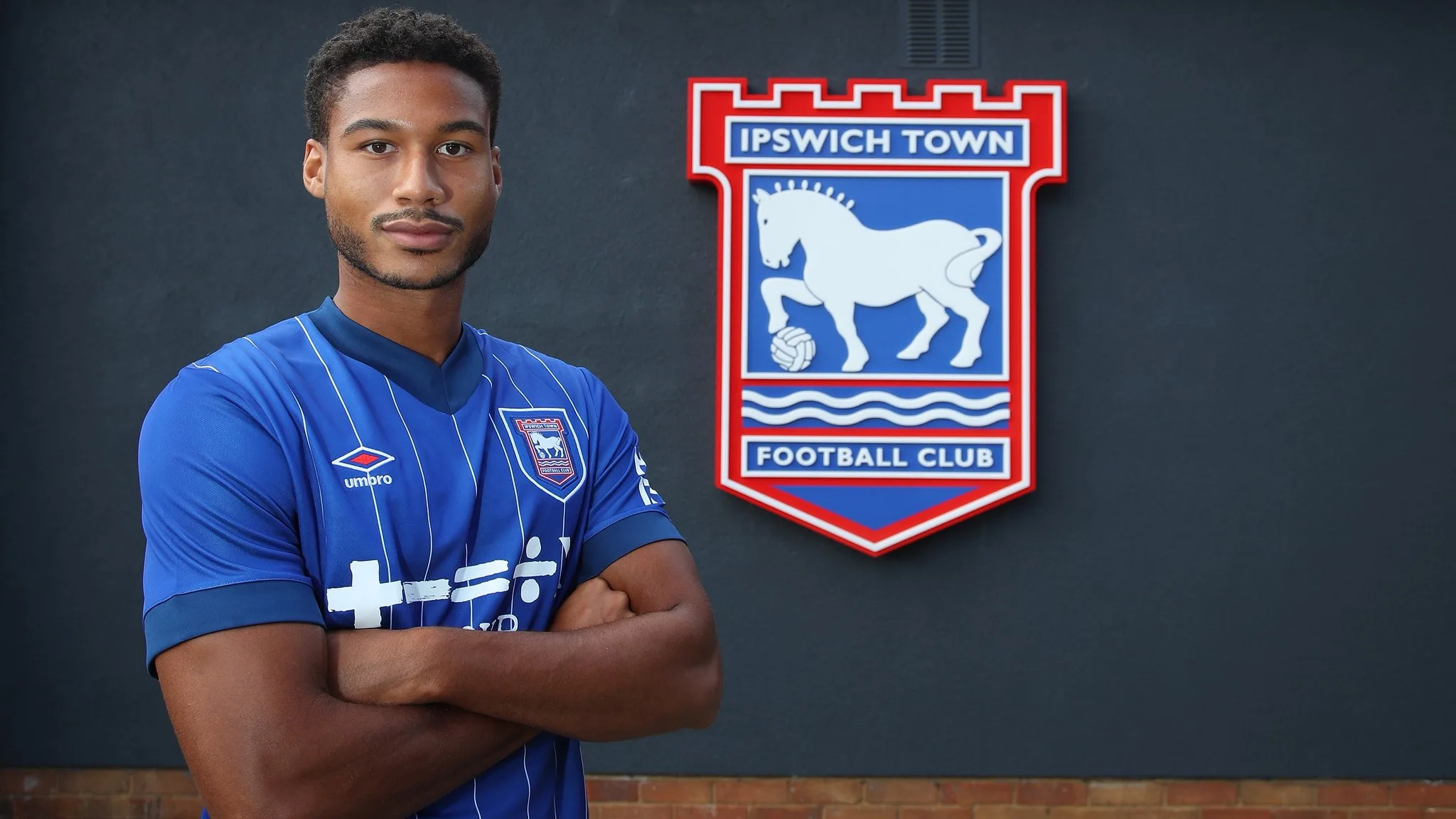 Ipswich town to sign jens cajuste