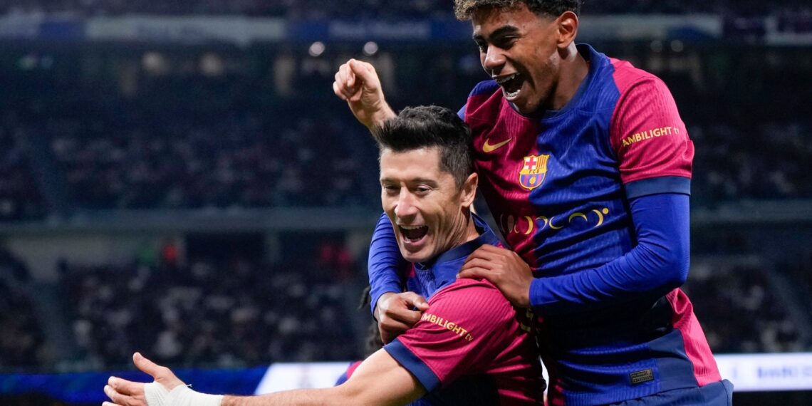 Lamine yamal and robert lewandowski