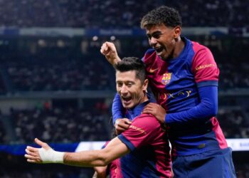 Lamine yamal and robert lewandowski