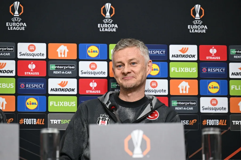 Ole gunnar solskjær leaves besiktas