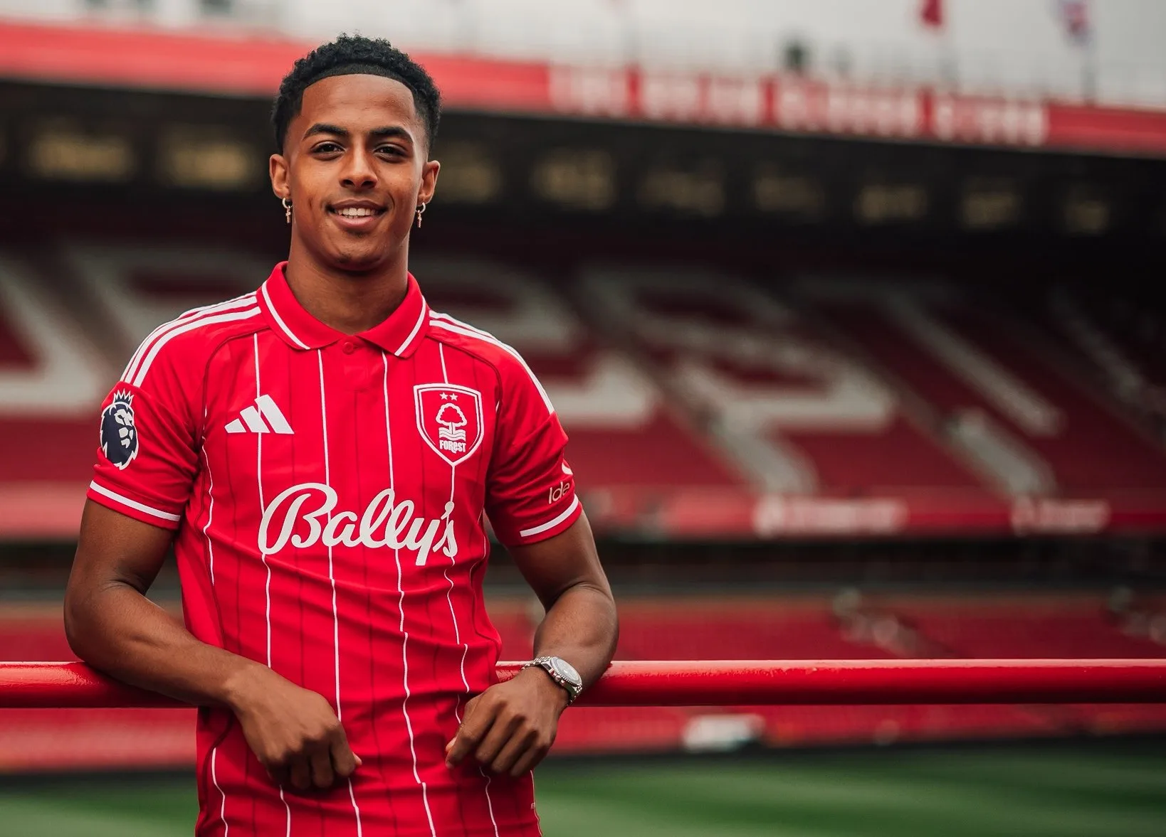 Omari hutchinson join nottingham forest
