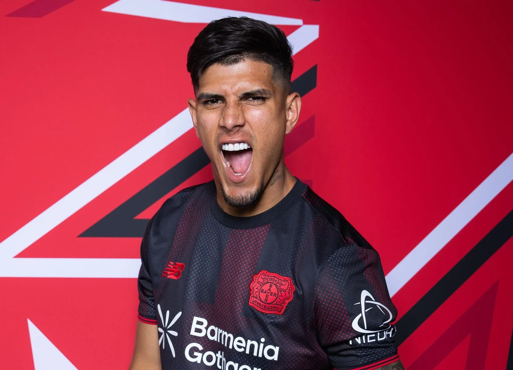 Piero hincapié to leave leverkusen