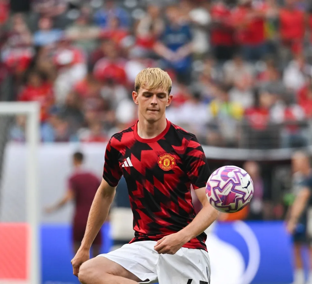 Toby collyer to leave man united