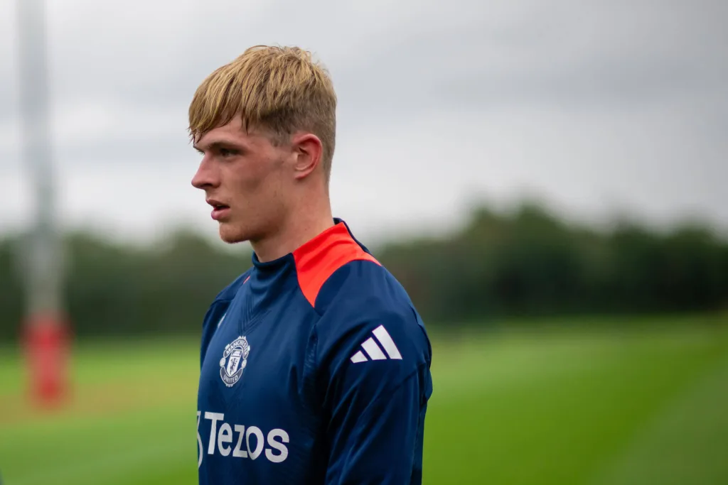 Toby collyer to leave manchester united