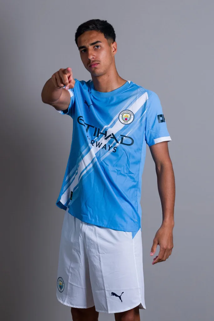 Vitor reis to leave man city for girona on loan