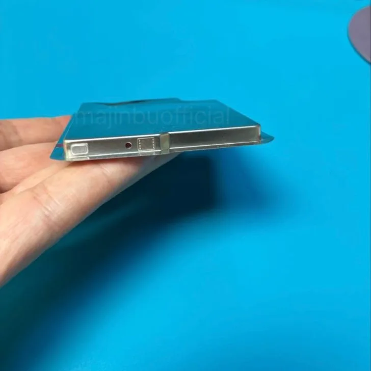 Iphone 17 pro metal battery 3