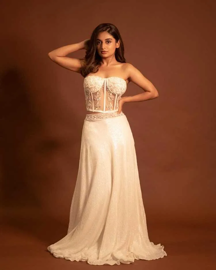 Esther Anil: From Child Star to Leading Lady - Career Journey & Latest Photos 5 Image