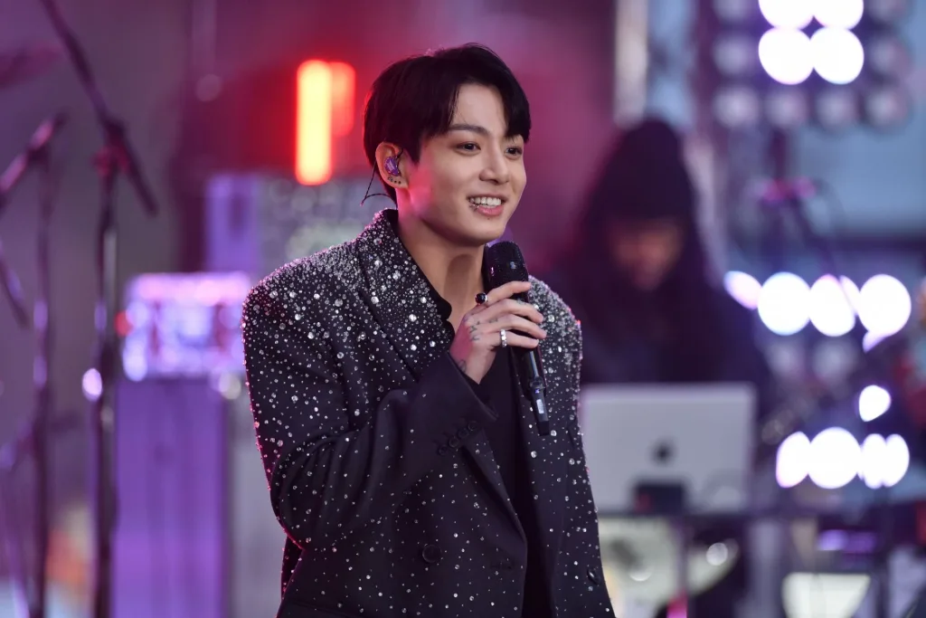 BTS V (Taehyung) Makes History with 5 Billion Spotify Streams: "Organic King" Becomes 4th Most-Streamed K-Pop Soloist 2 Image