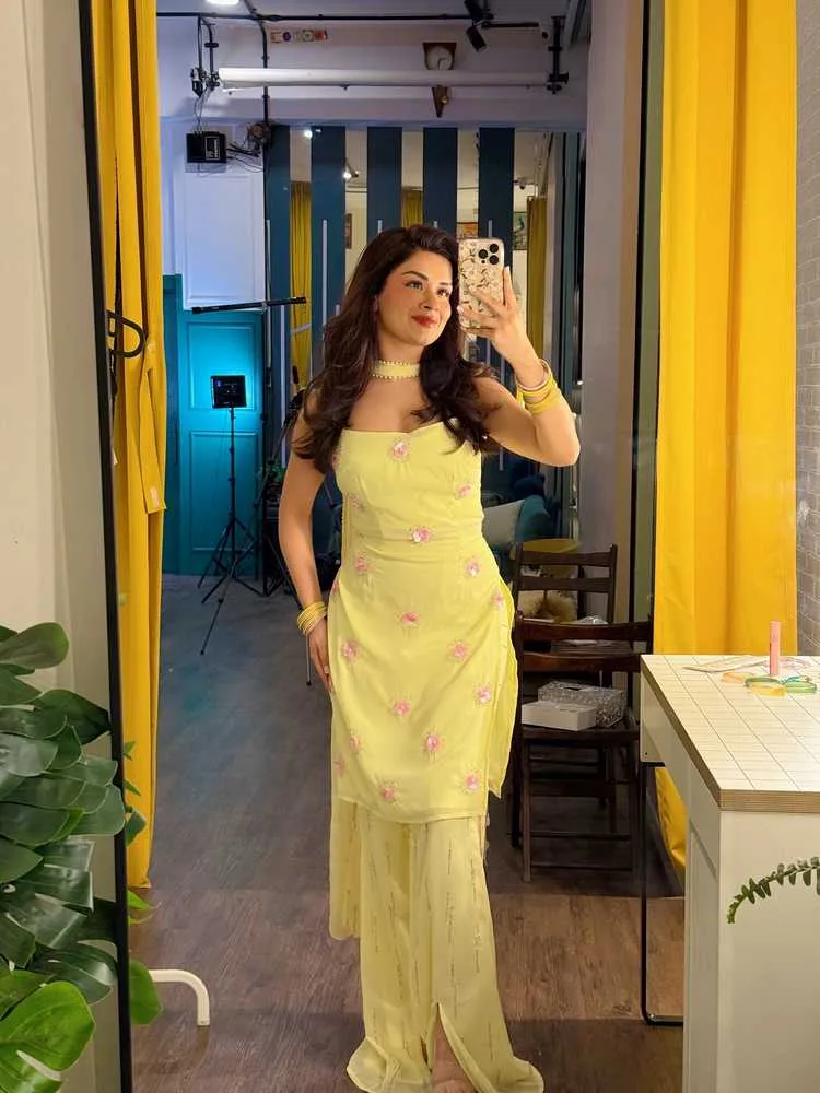 Avneet Kaur: From Dance Reality Shows to Bollywood Stardom - Complete Guide 2025 3 Image