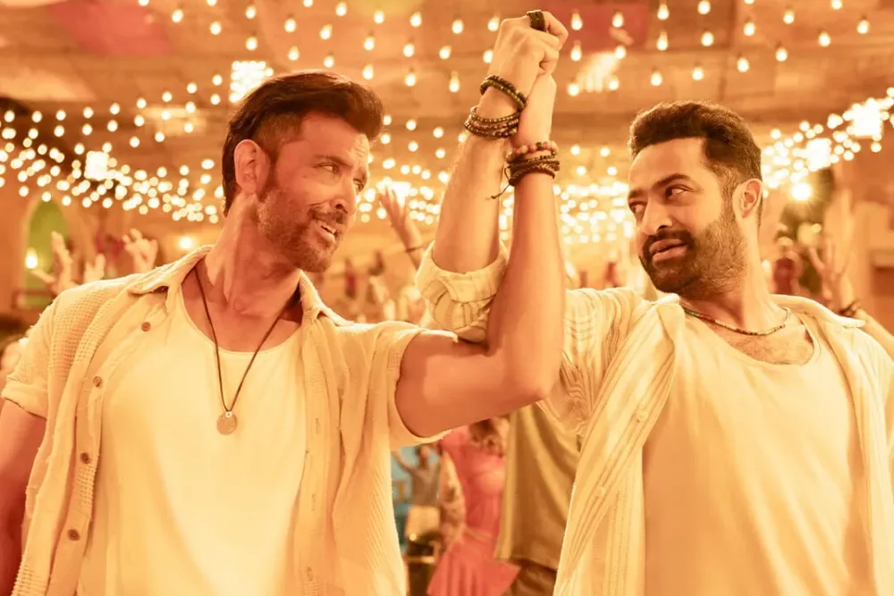 War 2 Box Office Day 3: Hrithik Roshan-Jr NTR Film Shows Worrying Signs with ₹38 Crore Collection 2 Image
