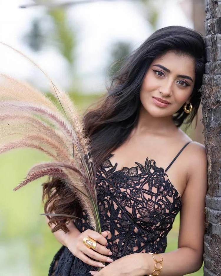 Rashi Singh 2025: From Air Hostess to Telugu Cinema's Rising Star 7 Image