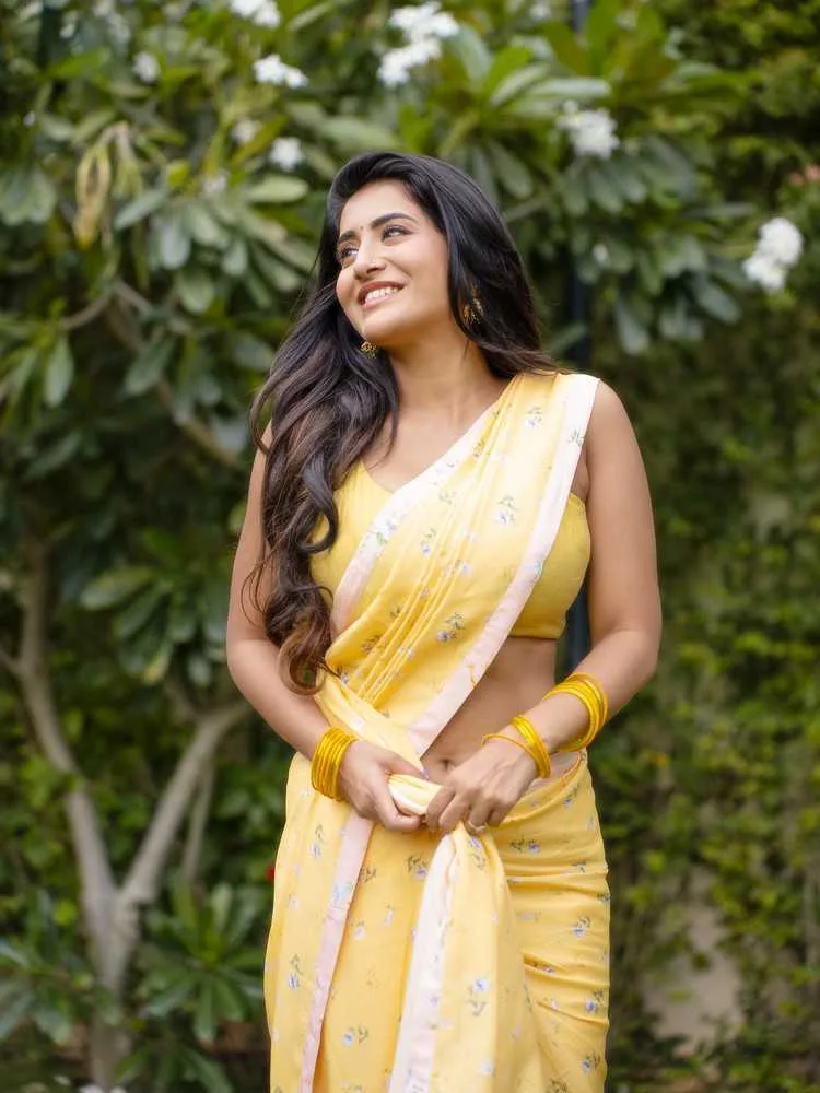 Rashi Singh 2025: From Air Hostess to Telugu Cinema's Rising Star 4 Image