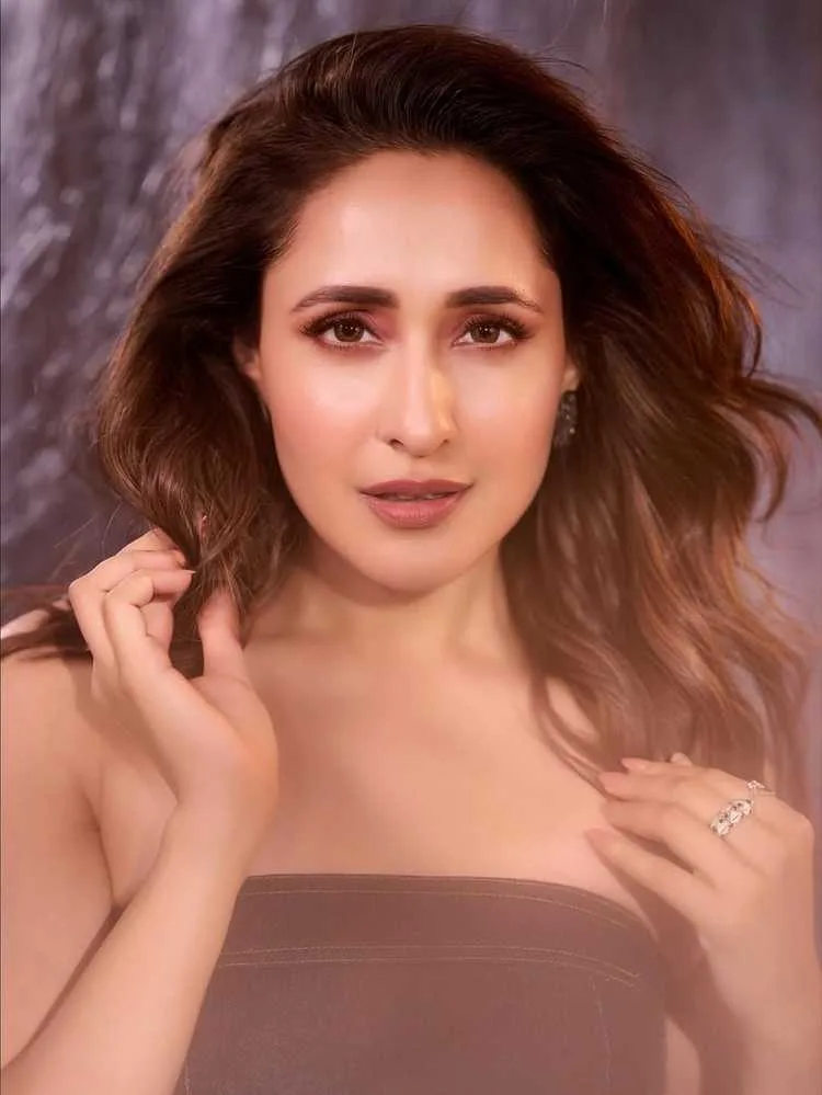Pragya Jaiswal: From Telugu Cinema to Bollywood Success - A Rising Star's Journey 2 Image