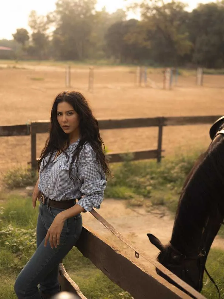 Sonam Bajwa: From Punjabi Cinema Queen to Bollywood's Rising Star - A Success Story 5 Image