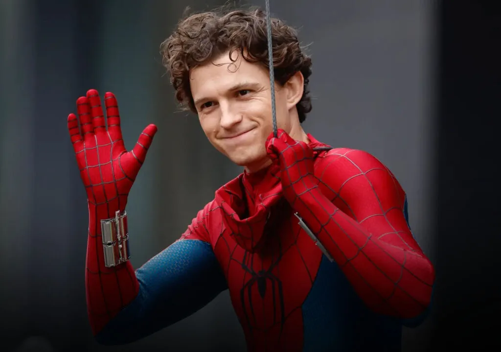 Tom Holland's New Spiderman Costume: A Return to Classic Comic Book Roots