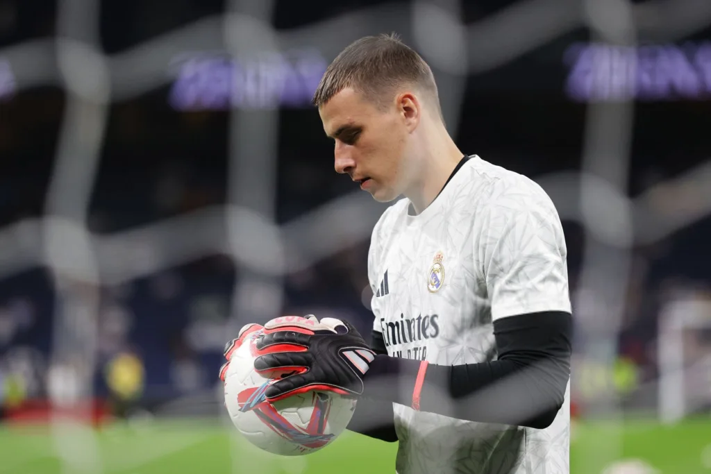 Real Madrid GK Andriy Lunin Withdraws From Ukraine Squad Due to Back Injury 4 Andriy lunin injured