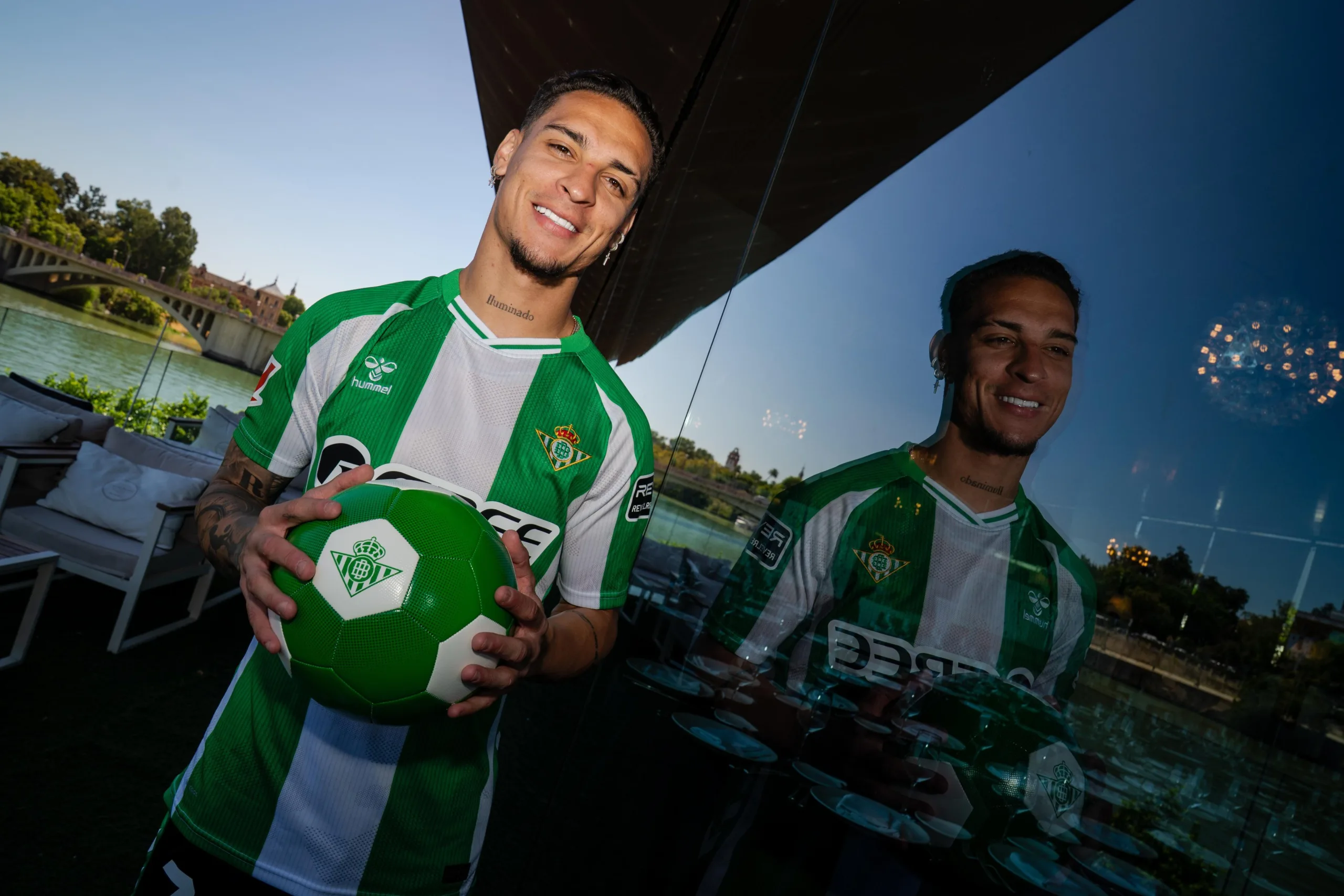 Antony join real betis from man united