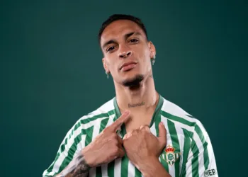 Antony join real betis