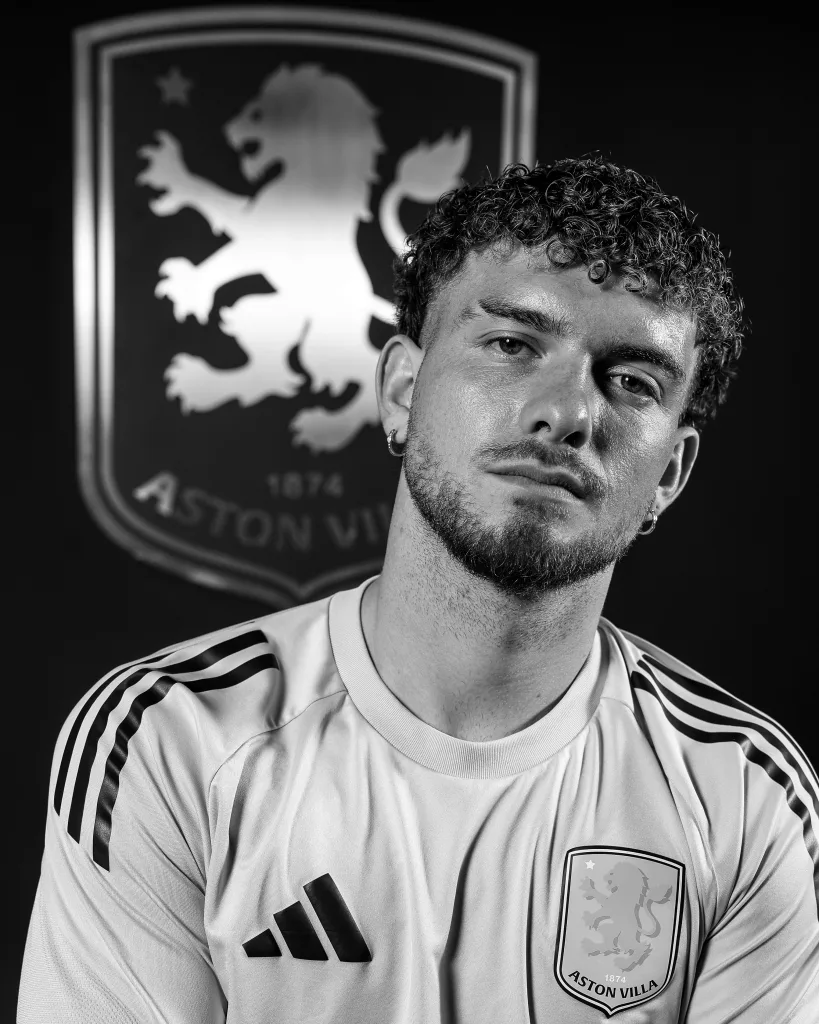 Aston villa sign harvey elliott