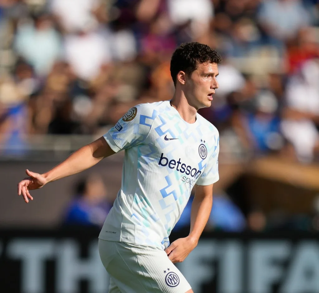 Benjamin pavard sign for marseille