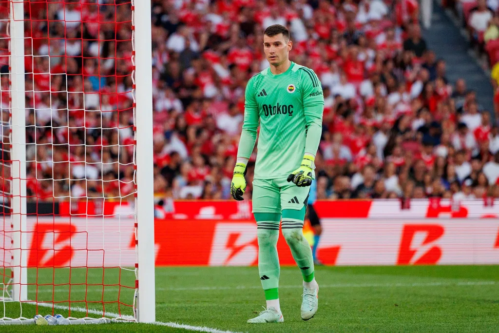 Dominik livaković joins girona from fenerbahçe