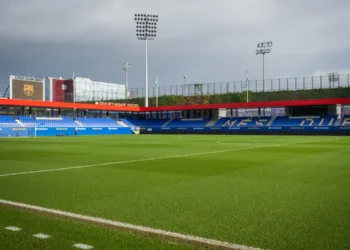 Fc barcelona v valencia to be played at the estadi johan cruyff