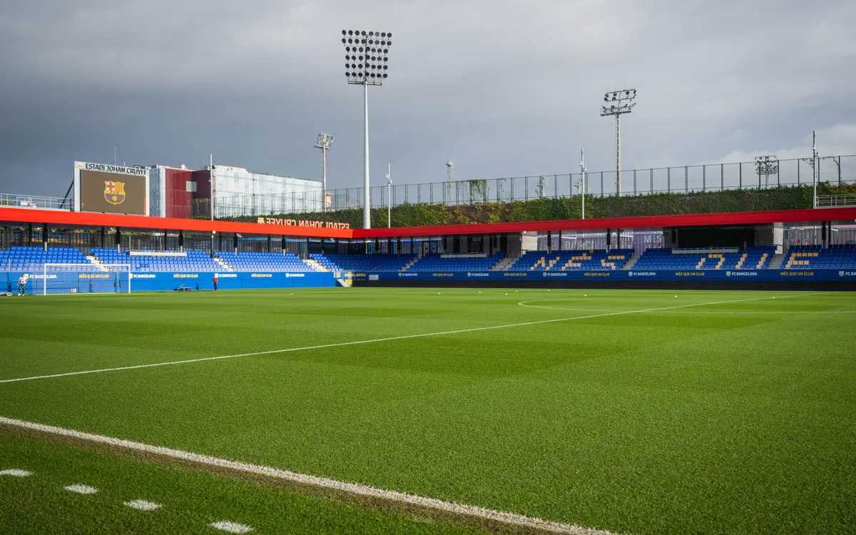 Fc barcelona v valencia to be played at the estadi johan cruyff